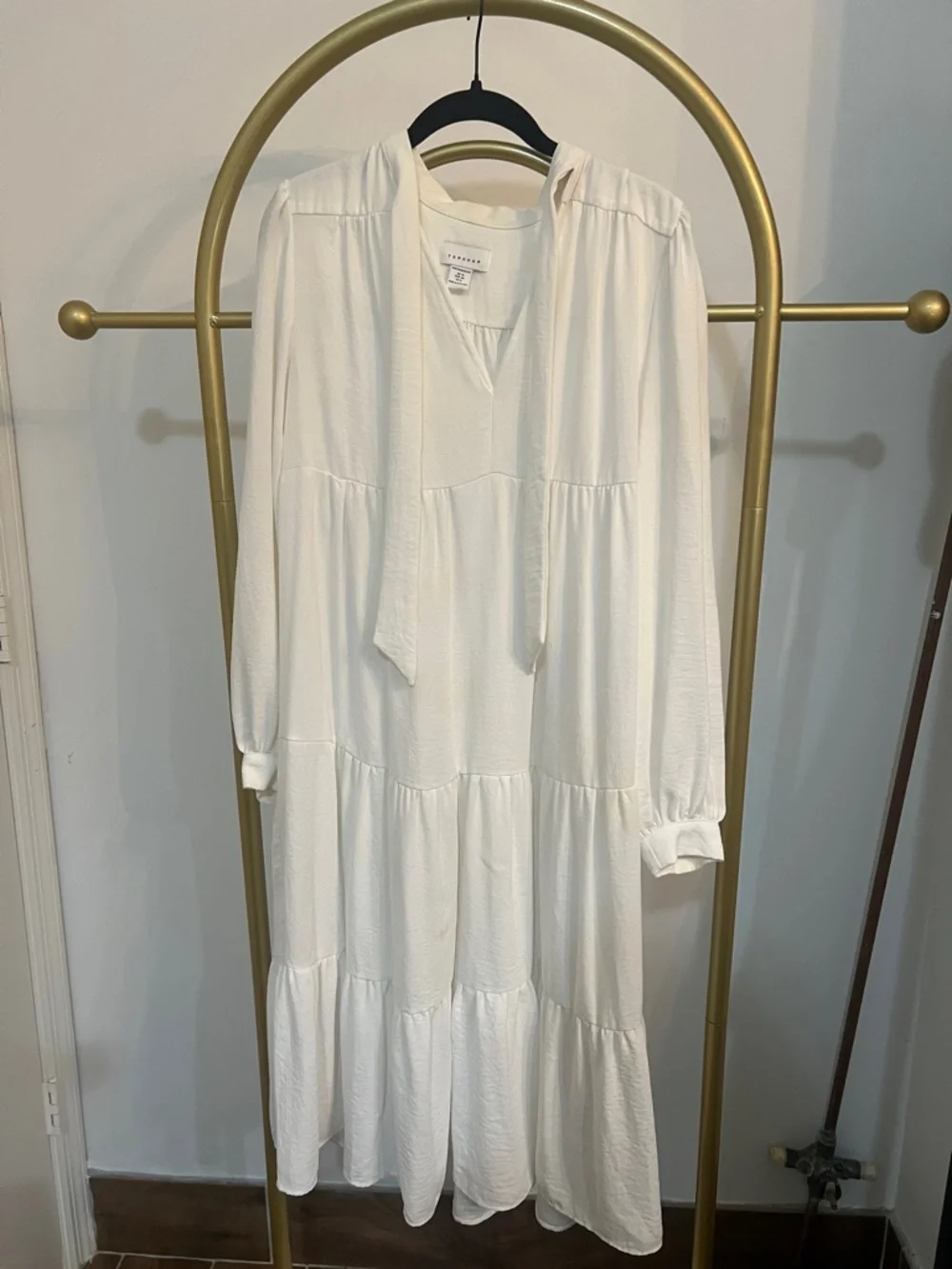Topshop Maternity White Tiered V-Neck Maxi Dress with Tie - Picture 4 of 8